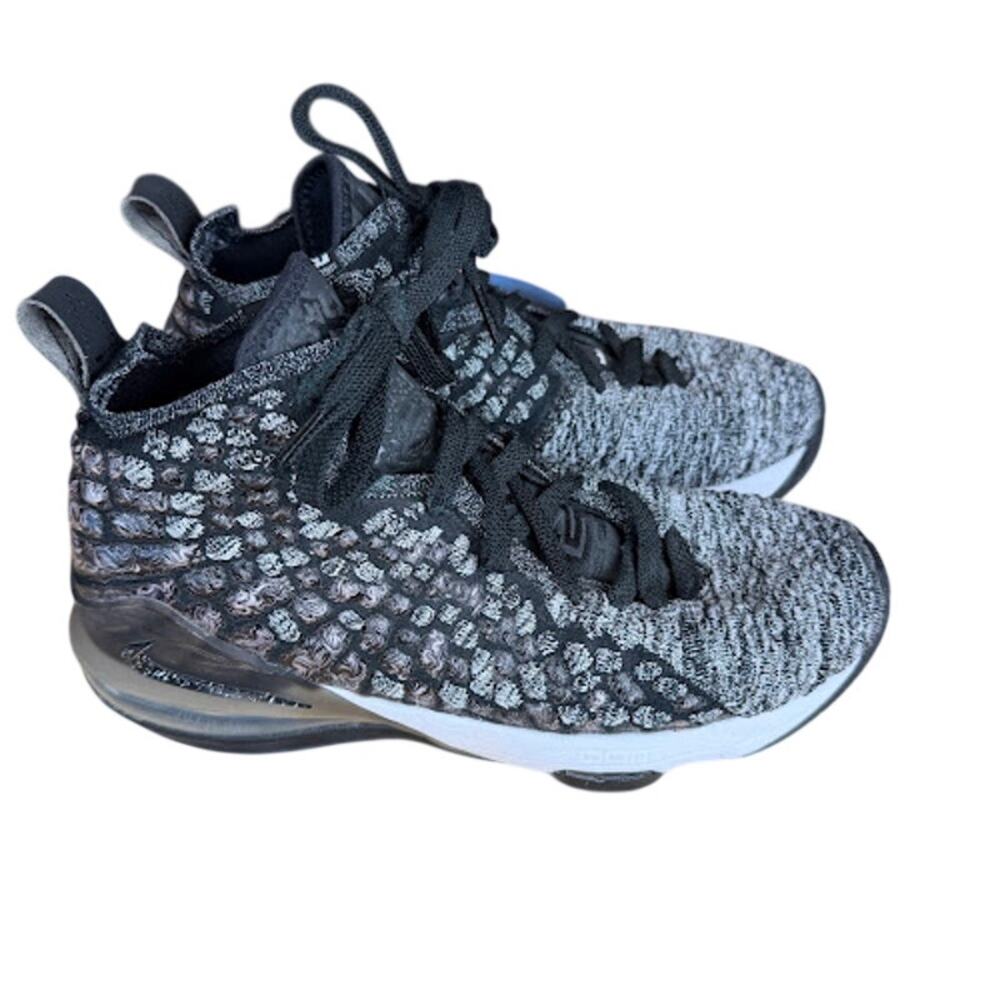 Nike LeBron 17 Knitposite Black Grey Basketball Shoes Youth 6Y